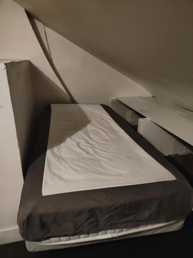 Roomate Near Paris Saint-Denis  Ngoại thất bức ảnh