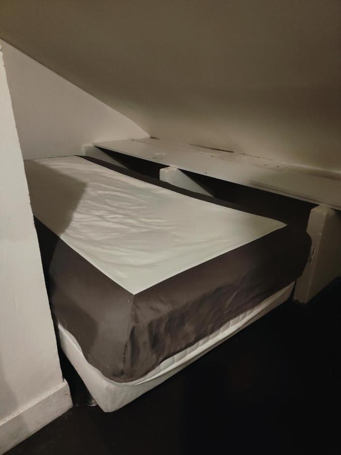 Roomate Near Paris Saint-Denis  Ngoại thất bức ảnh